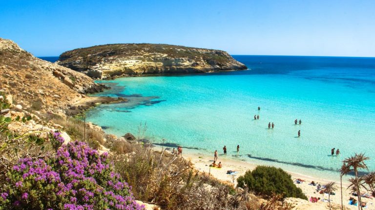 L'Isola dei Conigli è la spiaggia più bella d'Europa nel 2021 secondo Tripadvisor